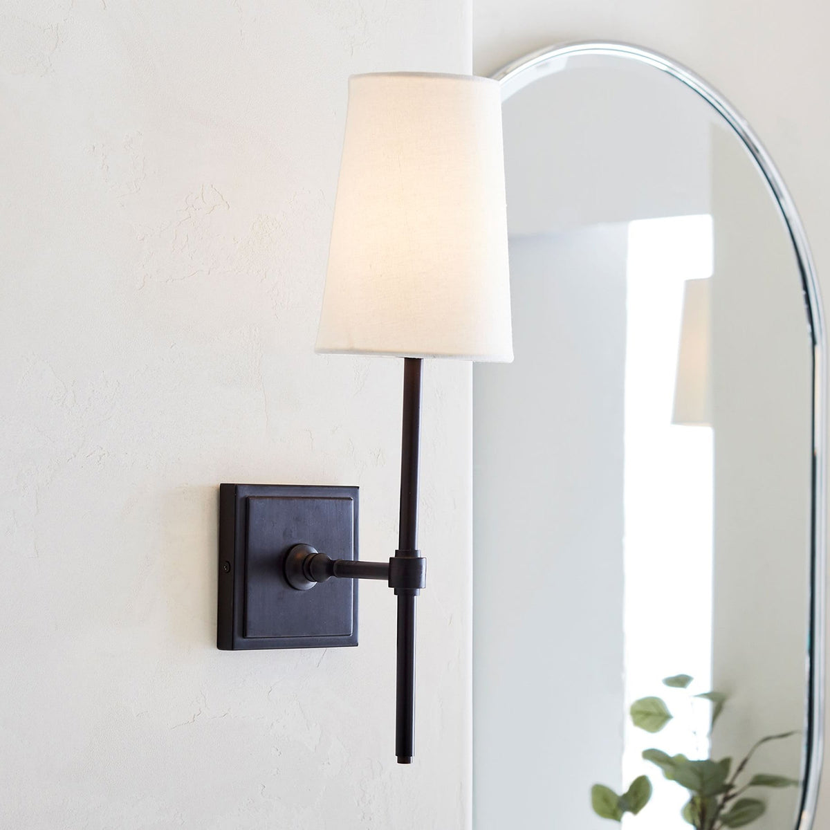 Hillsdale Wall Lamp