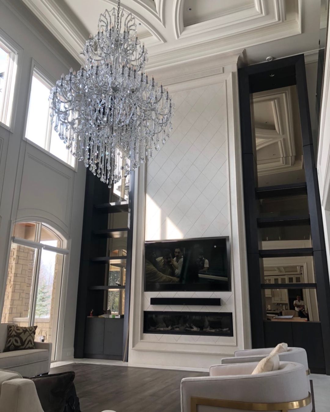 Traditional Candle-Shaped Crystal Chandelier with K9 Crystal Finish for Staircase Foyer Living