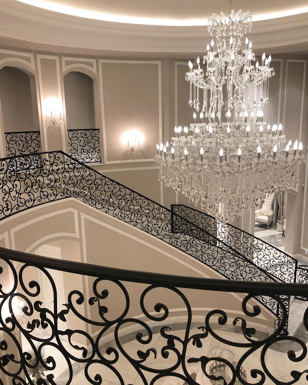 Traditional Candle-Shaped Crystal Chandelier with K9 Crystal Finish for Staircase Foyer Living