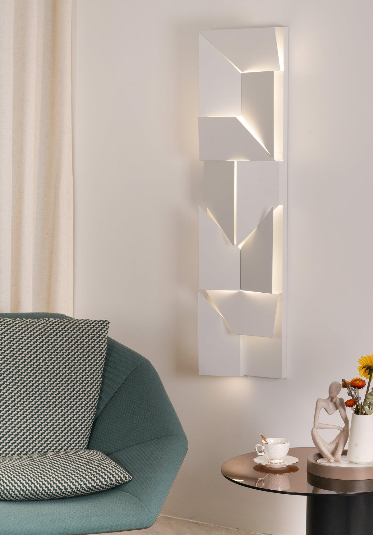Shadows Grand Plug-in Sconce