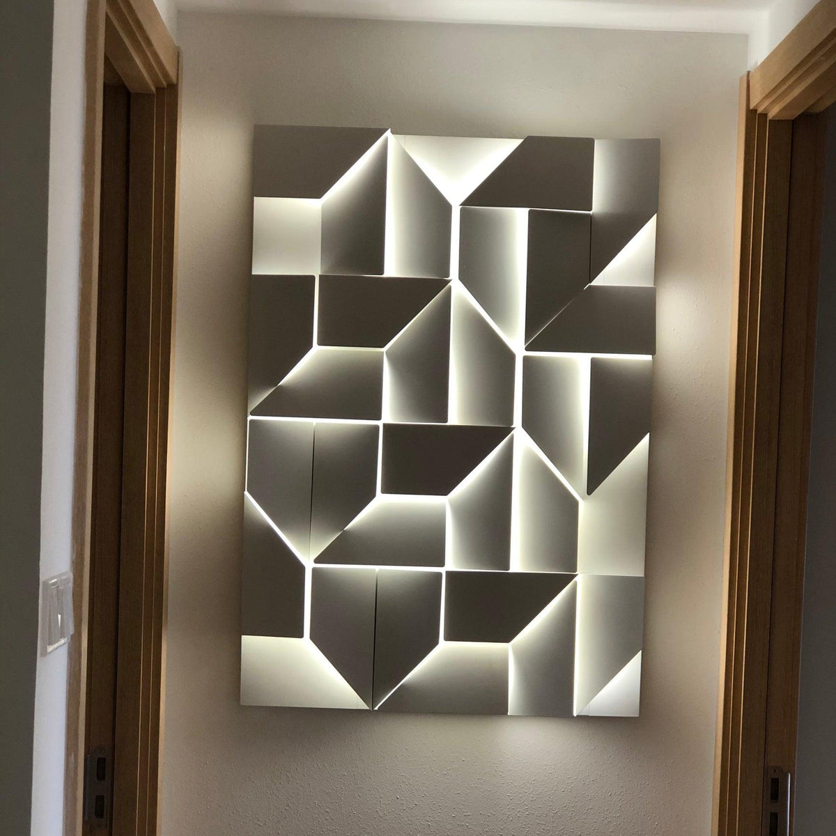 Shadows Grand Plug-in Sconce