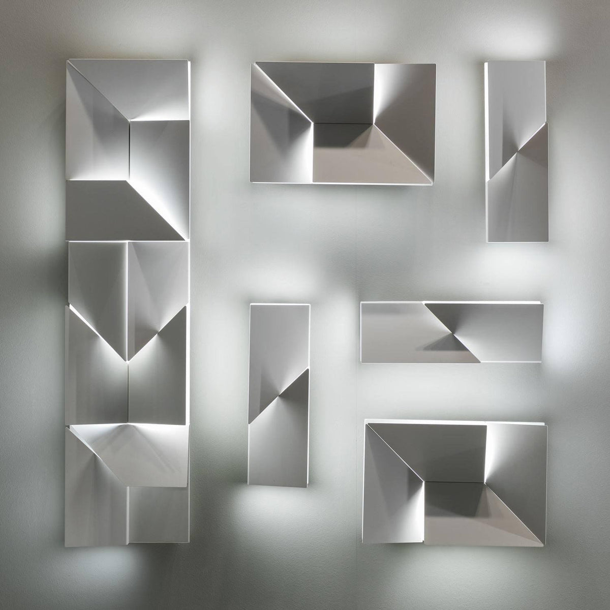 Shadows Grand Plug-in Sconce