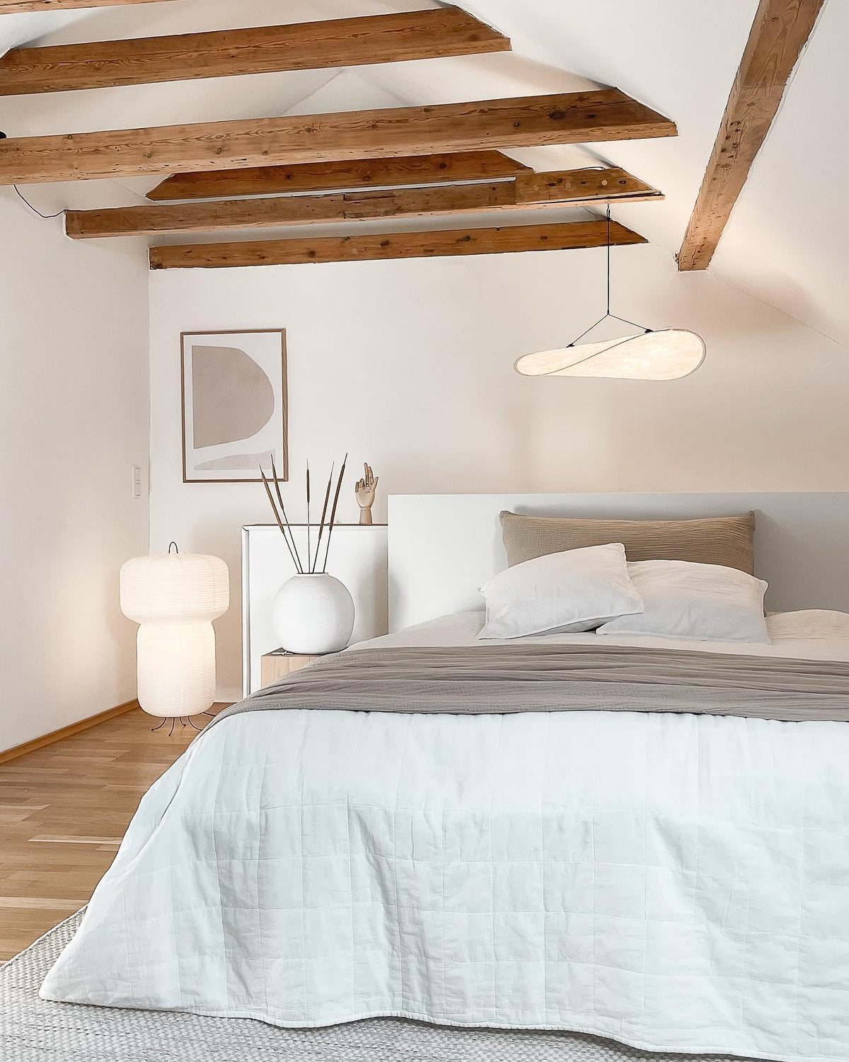 Tense Pendant Light