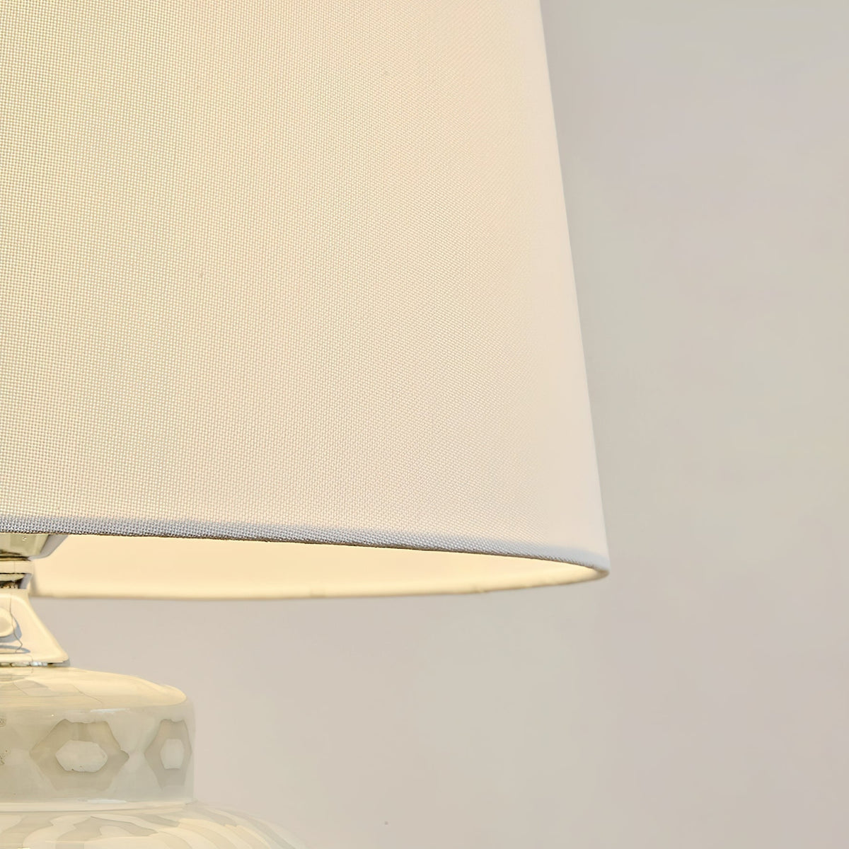 Textured Jar Table Lamp