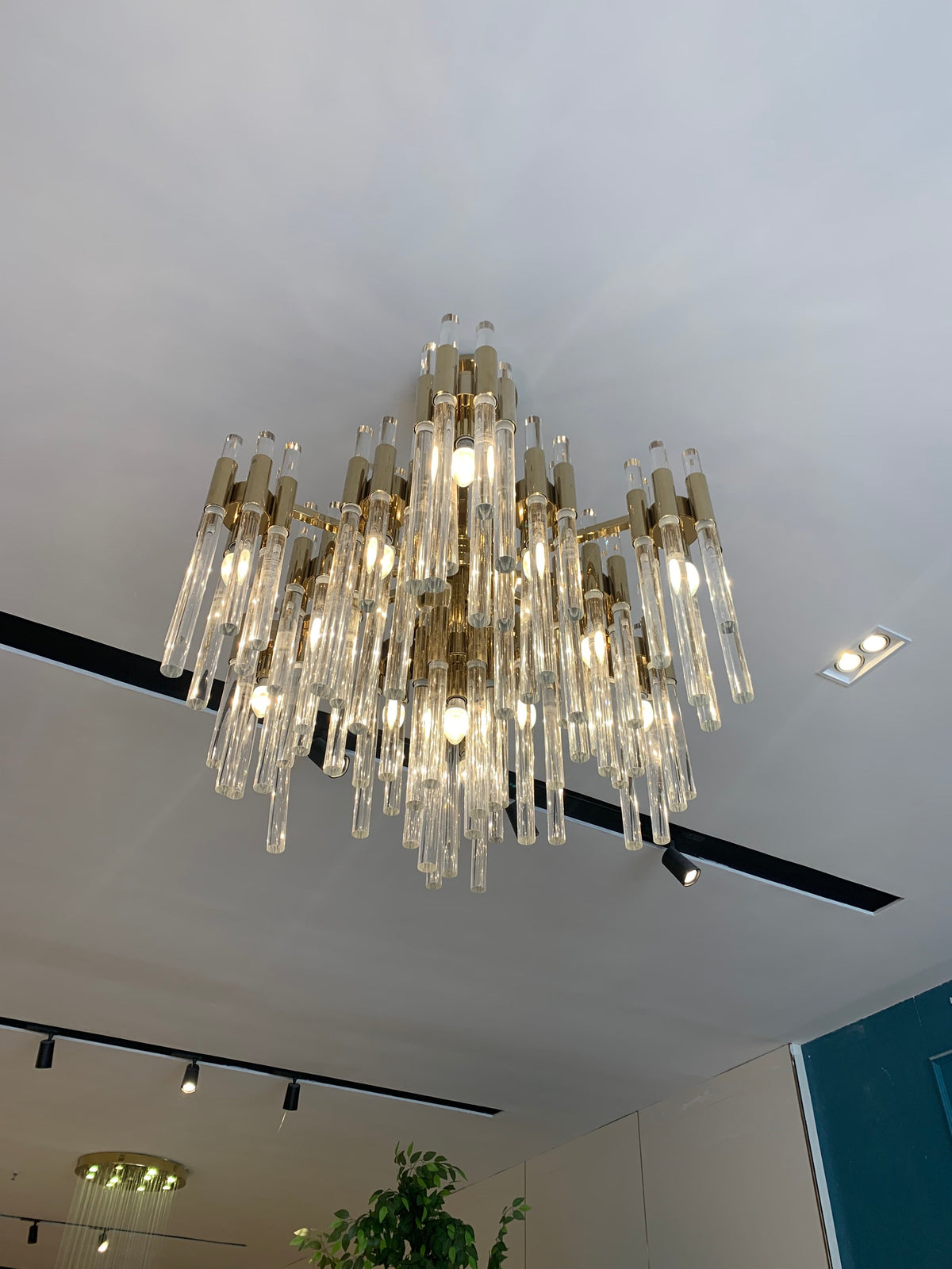 Luxury Metal and Glass Tiered Cylinder Chandelier for Living Room Bedroom Dining Room Bathroom