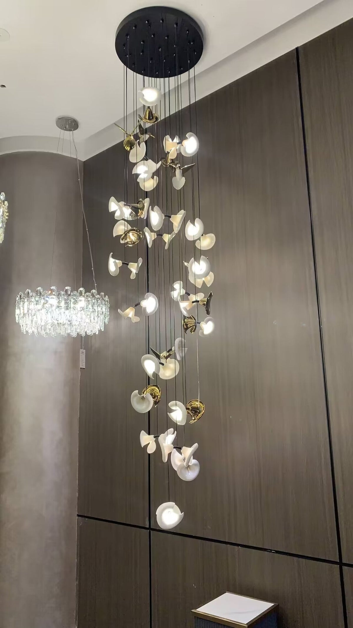 Modern Art Petunia Chandelier for Staircase / foyer / living Room