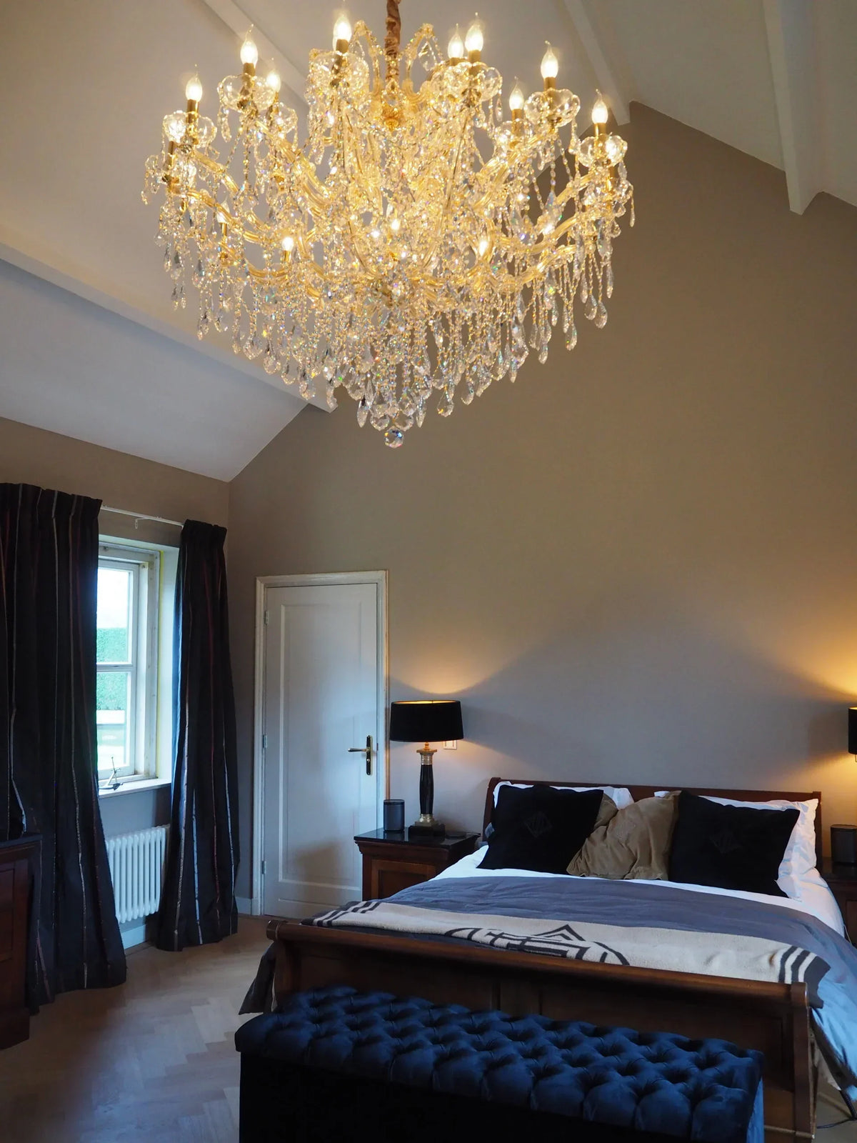 Luxury 25-Light Candle Crystal Chandelier in Gold / chrome Finish
