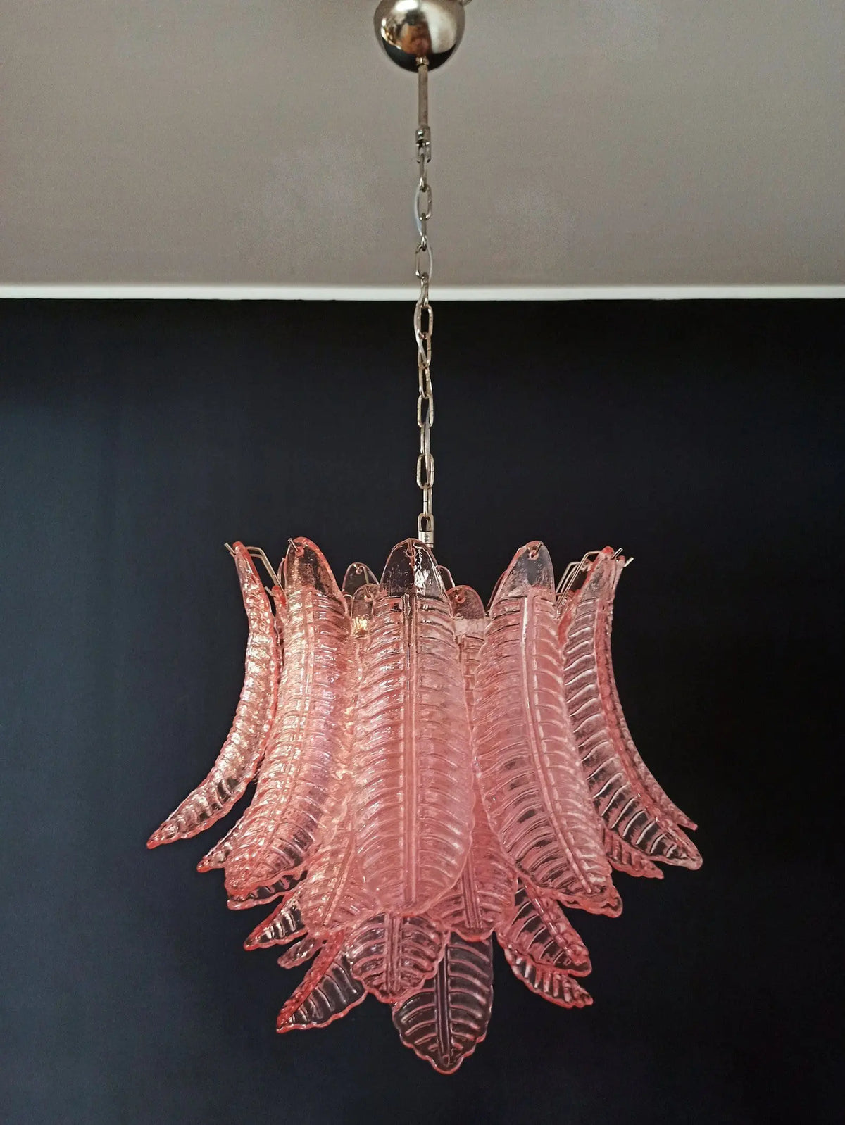 Murano Chandelier – 36 Glass Leaves – Pink