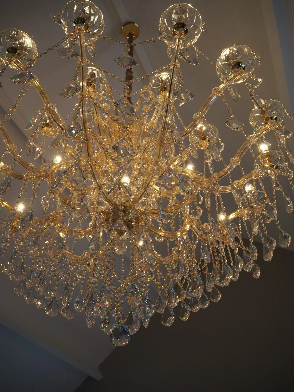 Luxury 25-Light Candle Crystal Chandelier in Gold / chrome Finish