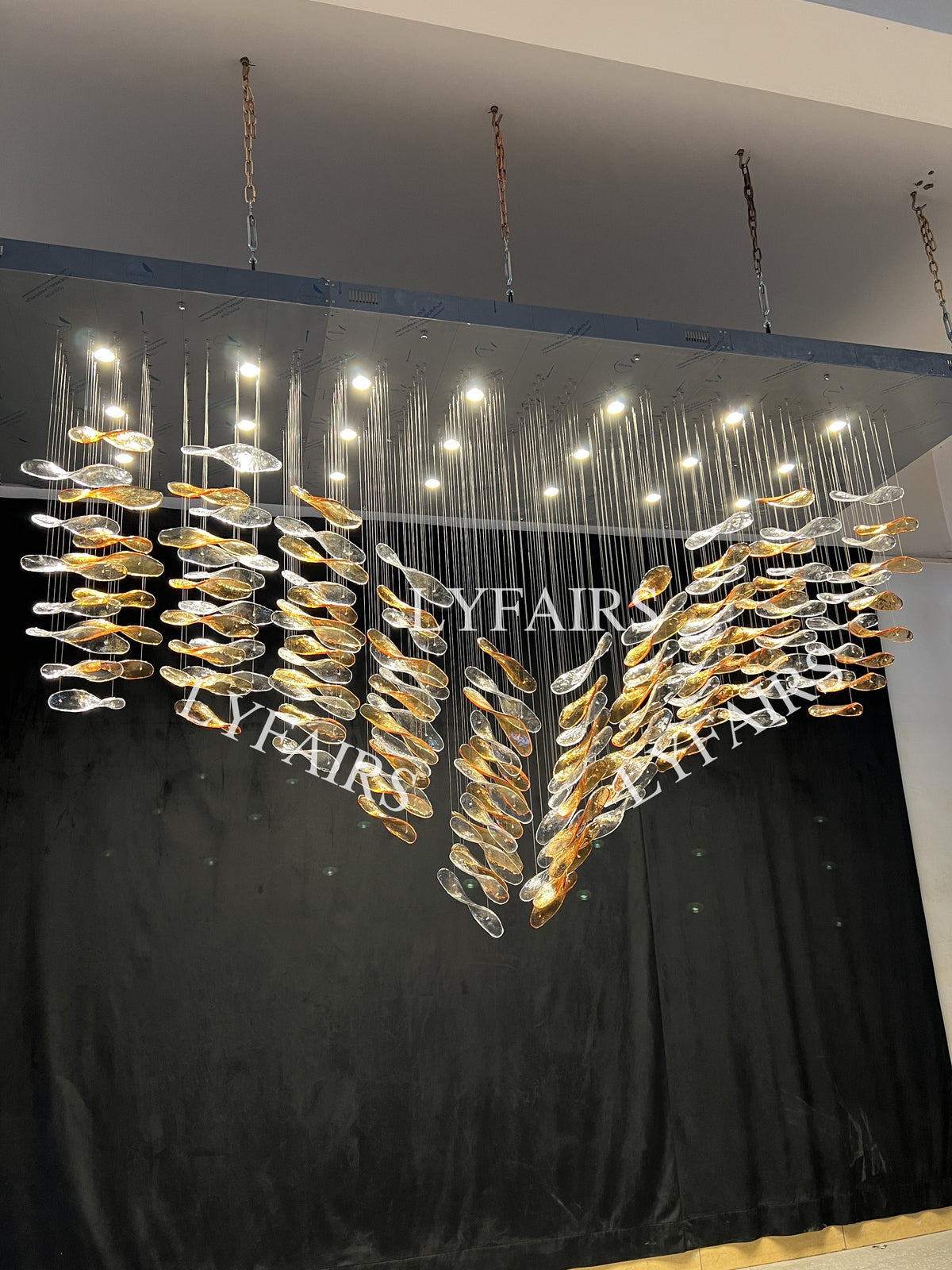 Luxury Glass Leaves Floating Chandelier with High-Quality Finish for Hotel, Villa, Living Room