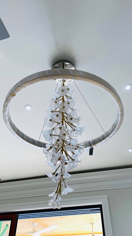 Modern Art Design Vertical Flower Chandelier for Low-Ceiling
