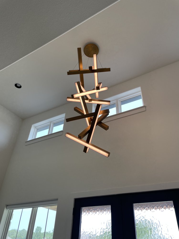 Modern Vertical Geometric Aluminum Chandelier for Staircase / foyer / high-Ceiling