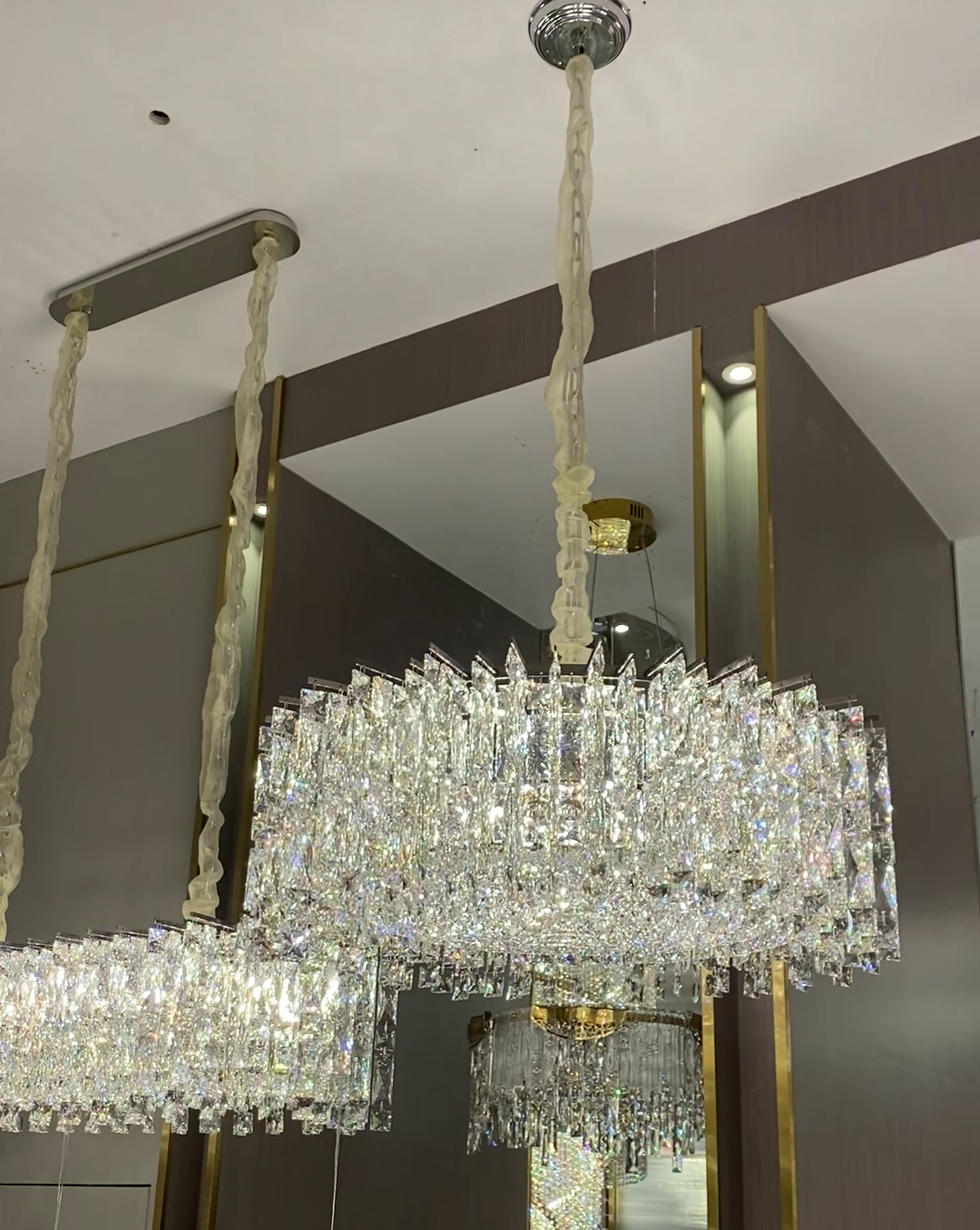 Modern Luxury Round / rectangle Ice Crystal Chandelier in Chrome Finish for Living / dining Room / bedroom