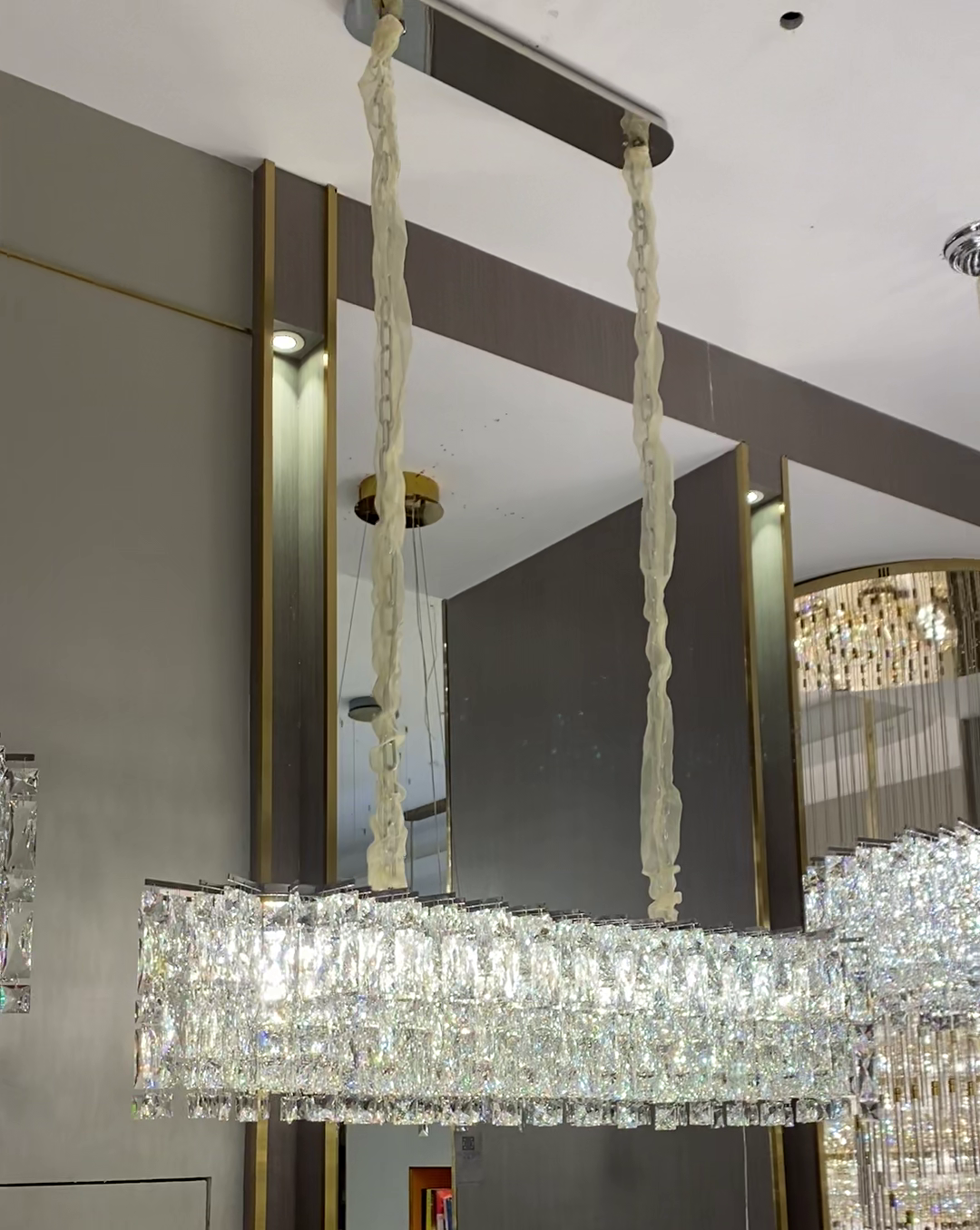 Modern Luxury Round / rectangle Ice Crystal Chandelier in Chrome Finish for Living / dining Room / bedroom