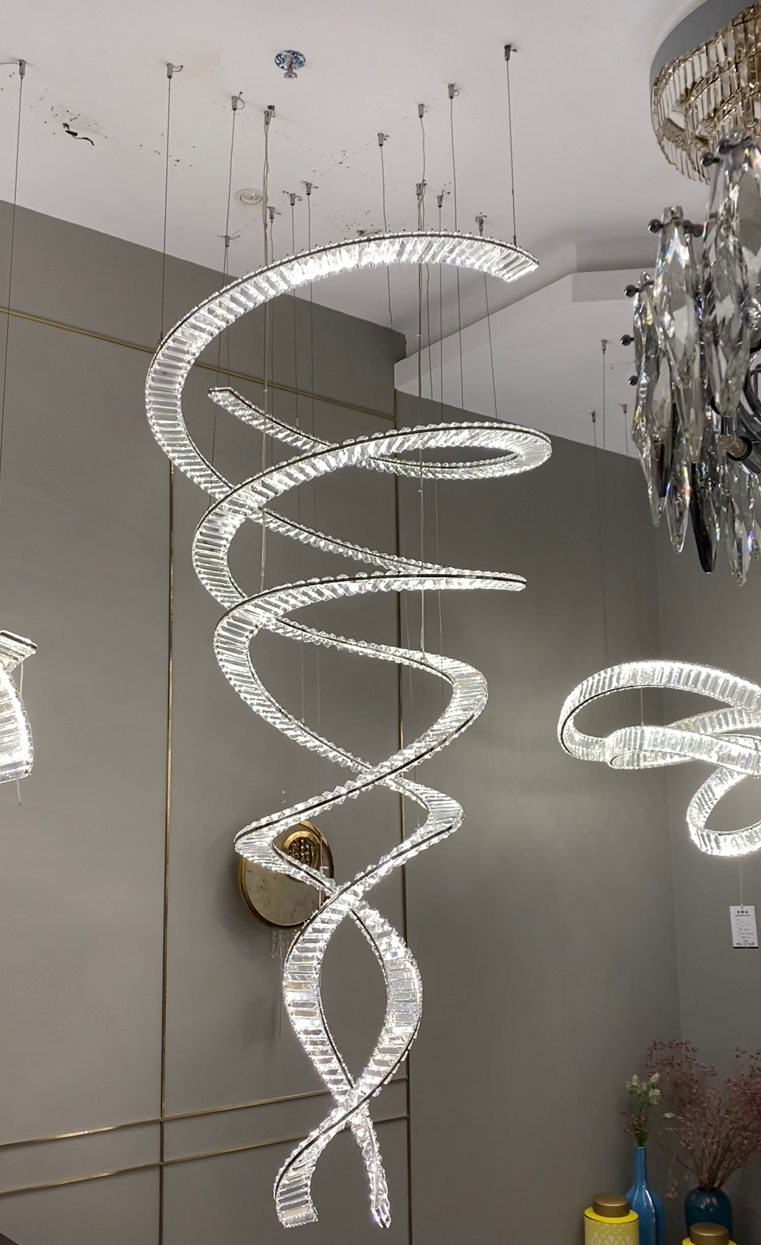 Designer Foyer Living Room Ceiling Light Stylish Spiral Crystal Chandelier for Hotel Entrance