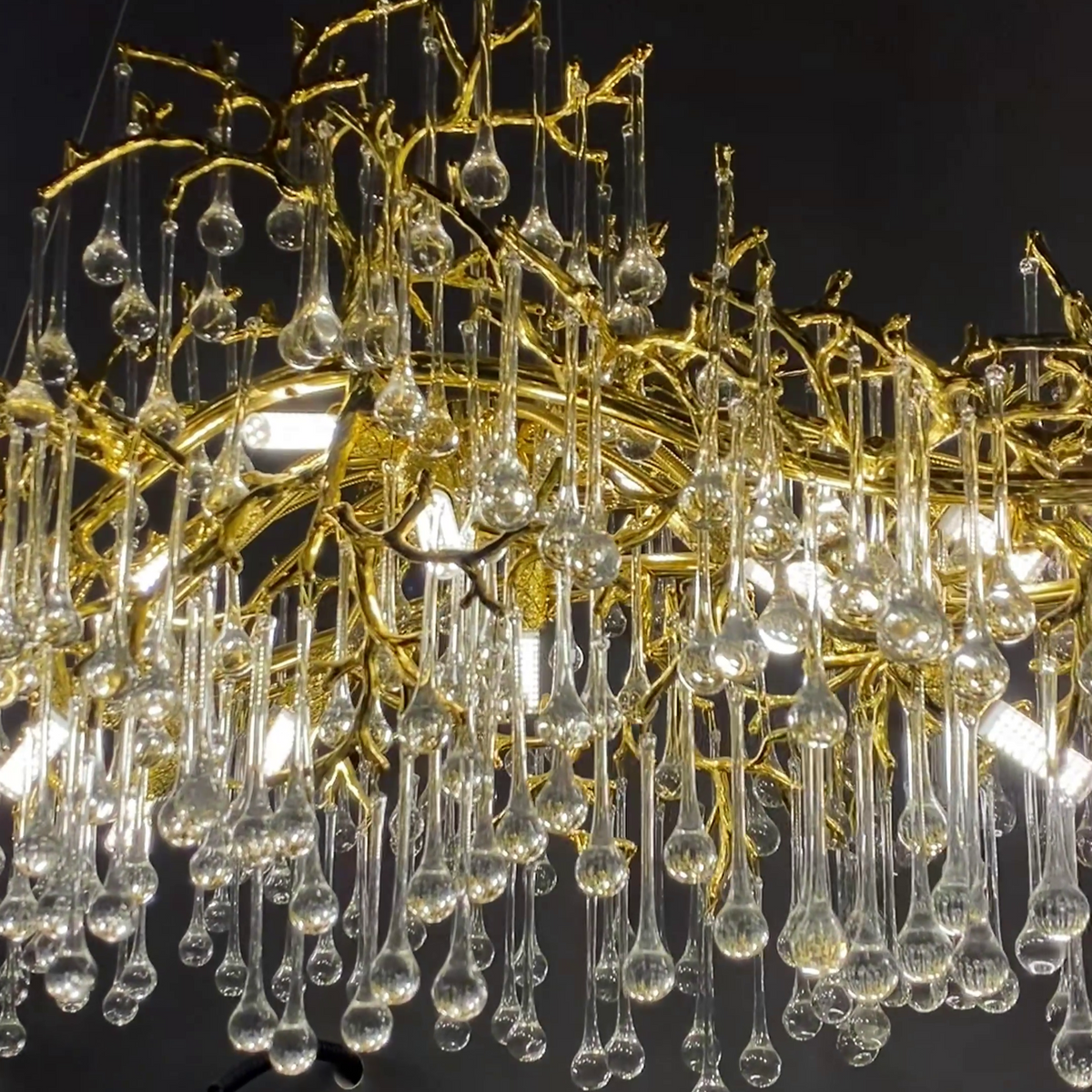 Luxury Gold Finish Linear Raindrop Chandelier with K9 Crystal for Dining Room and Kitchen Island